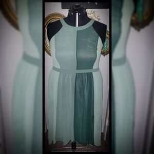 Elegant Green Sleeveless Dress